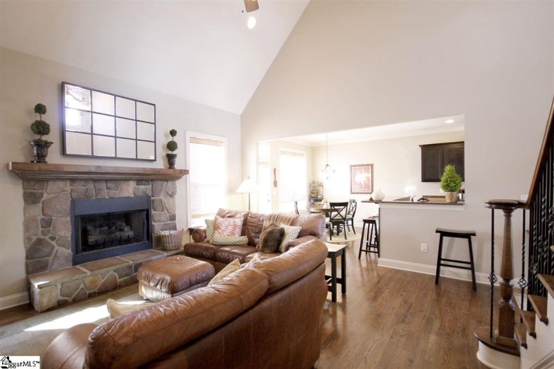 Property image 5 at 6 Windswept Knoll Drive, Taylors, SC 29687