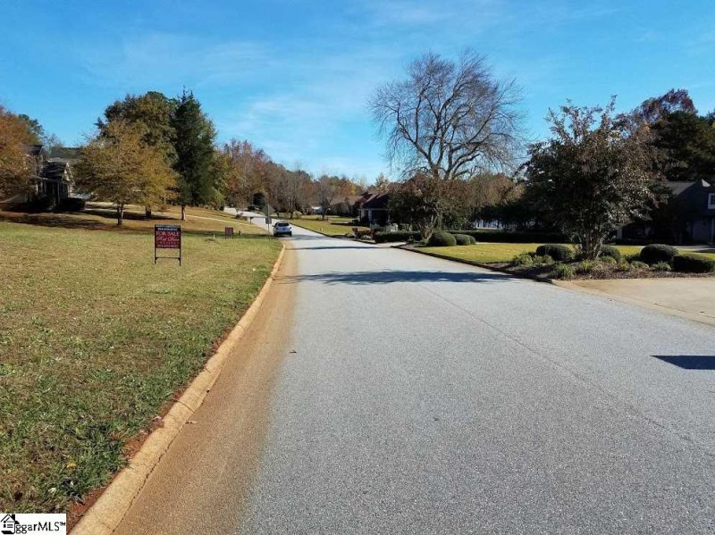 Property image 4 at Bass Cove Drive, Taylors, SC 29687