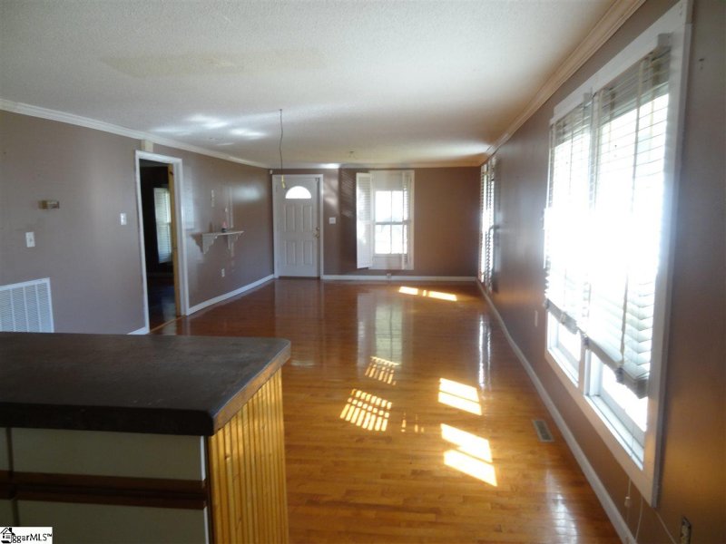 Property image 4 at 11 Catawba Avenue, Greenville, SC 29611