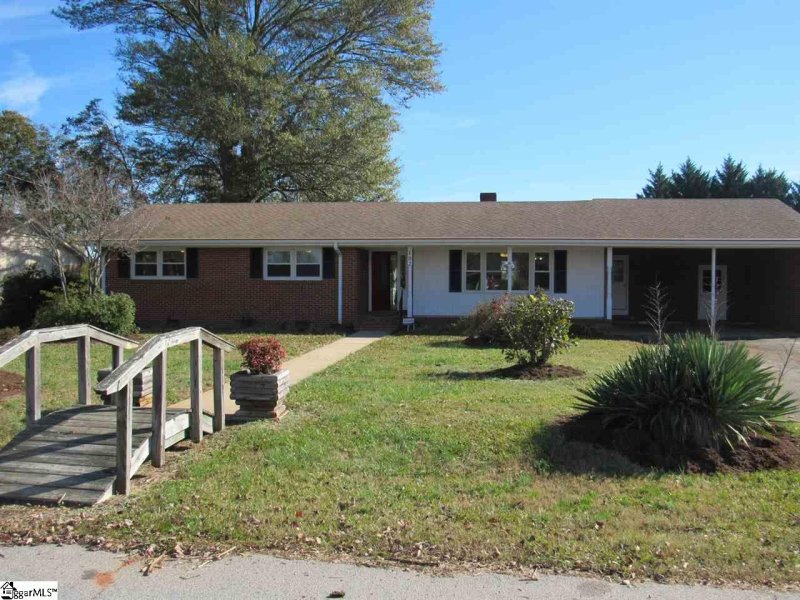 Property image 2 at 102 James Street, Easley, SC 29642