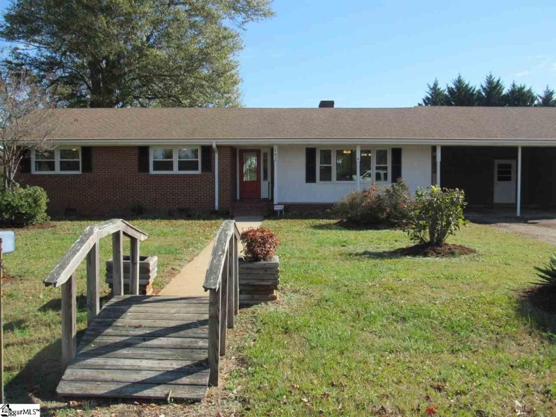 Property image 4 at 102 James Street, Easley, SC 29642