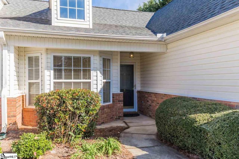 Property image 2 at 9 Kennebec Lane, Simpsonville, SC 29681