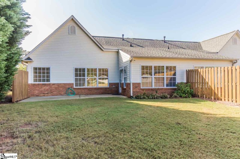 Property image 3 at 9 Kennebec Lane, Simpsonville, SC 29681