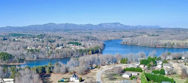 Property image 2 at 1 Lake Vista Court, Taylors, SC 29687