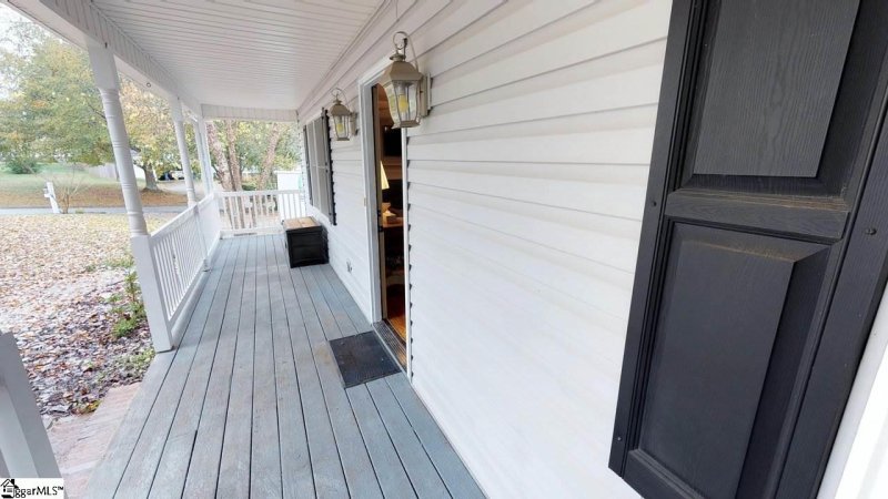 Property image 2 at 204 Luke Court, Easley, SC 29640