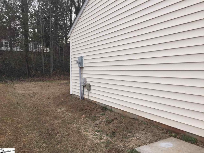 Property image 3 at 12 Willow Bend Drive, Taylors, SC 29687