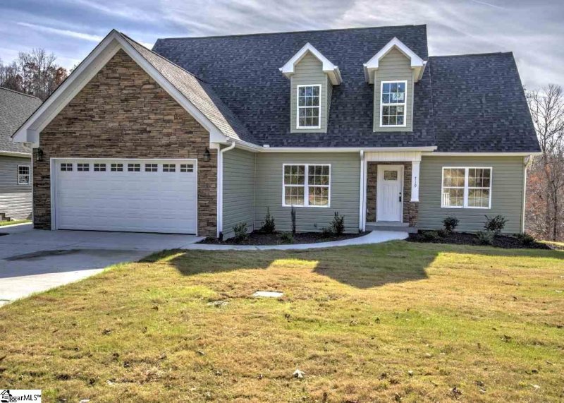 Property image 2 at 719 Rockcliff Street, Greenville, SC 29617