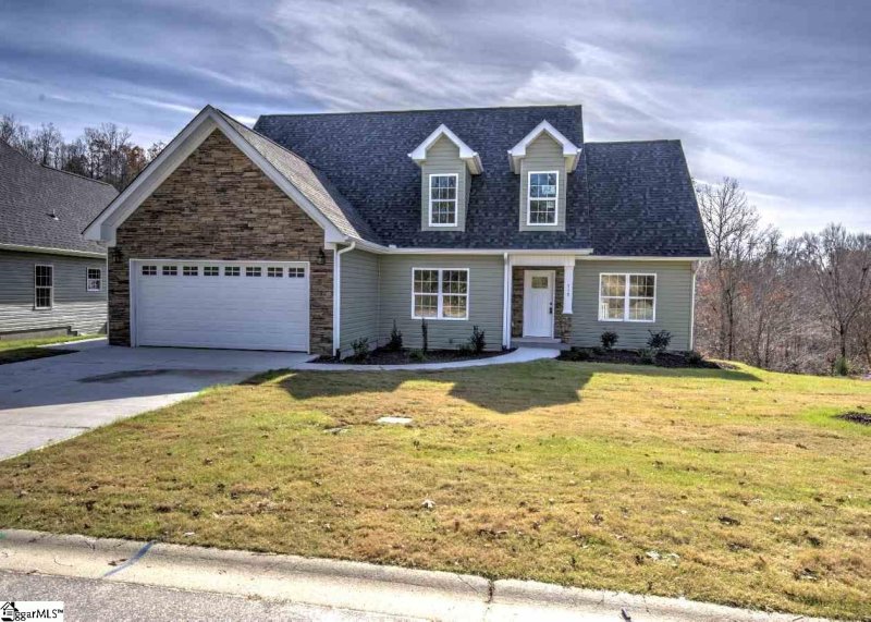 Property image 3 at 719 Rockcliff Street, Greenville, SC 29617