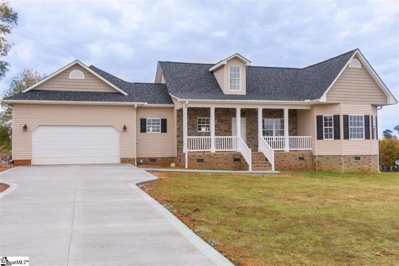 Property image 3 at 141 Powder Springs Drive, Duncan, SC 29334