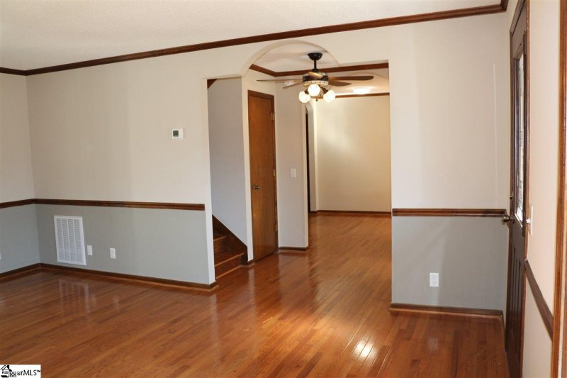 Property image 5 at 7 E Mill Court, Taylors, SC 29687