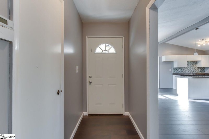 Property image 3 at 4 Newburg Court, Taylors, SC 29687