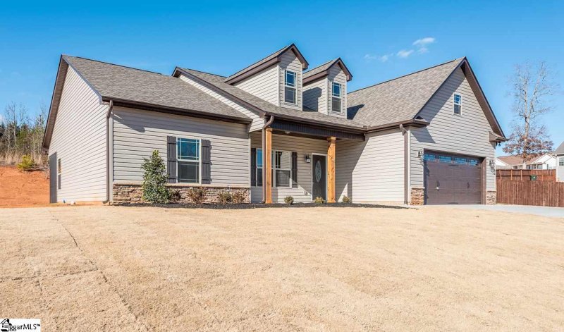 Property image 2 at 4 Calderwood Court, Greer, SC 29651