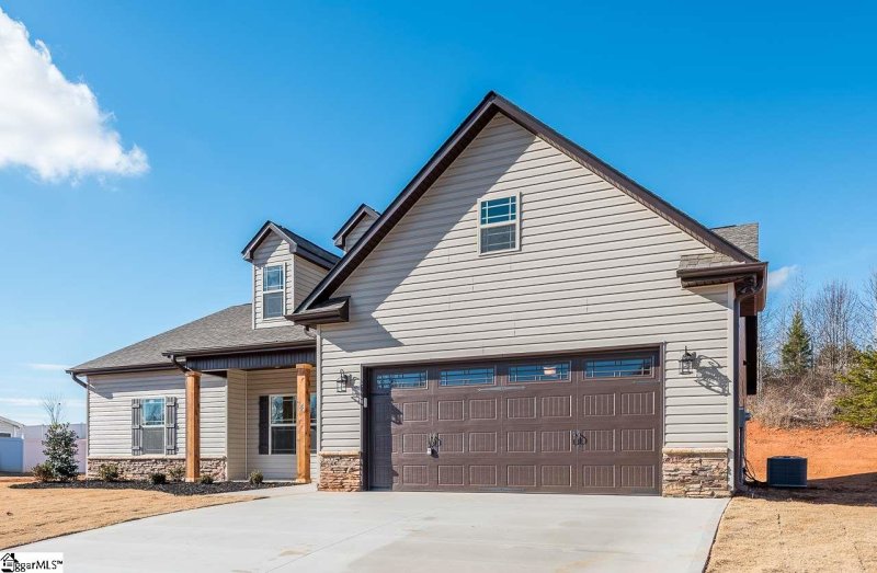 Property image 4 at 4 Calderwood Court, Greer, SC 29651