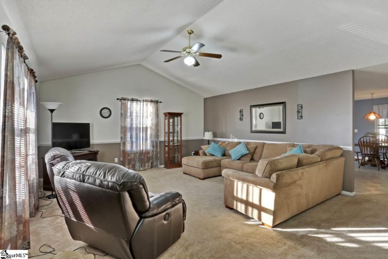 Property image 3 at 3 Willow Wood Court, Taylors, SC 29687