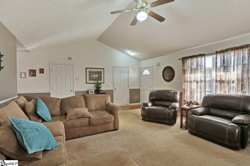 Property image 5 at 3 Willow Wood Court, Taylors, SC 29687