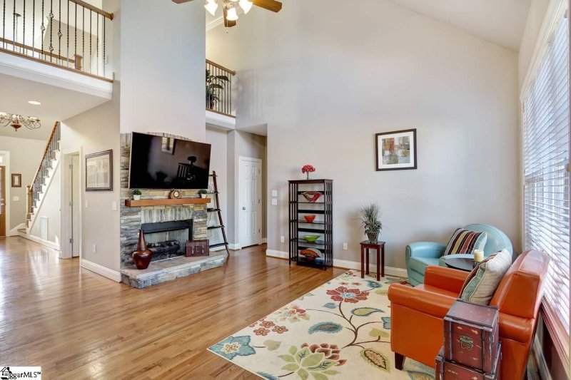 Property image 2 at 102 HOLLAND TRACE Circle, Simpsonville, SC 29681