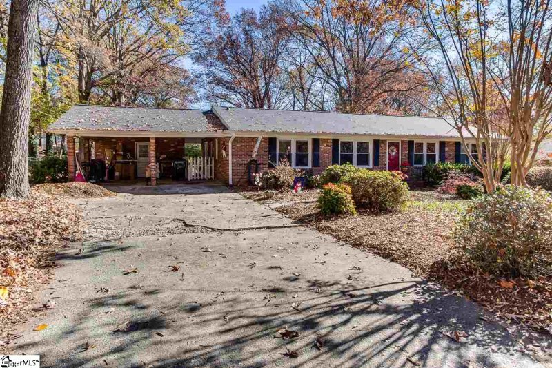 Property image 3 at 11 Whitman Drive, Taylors, SC 29687