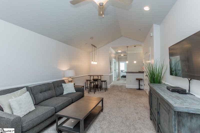 Property image 2 at 204 E Park Avenue, Greenville, SC 29601