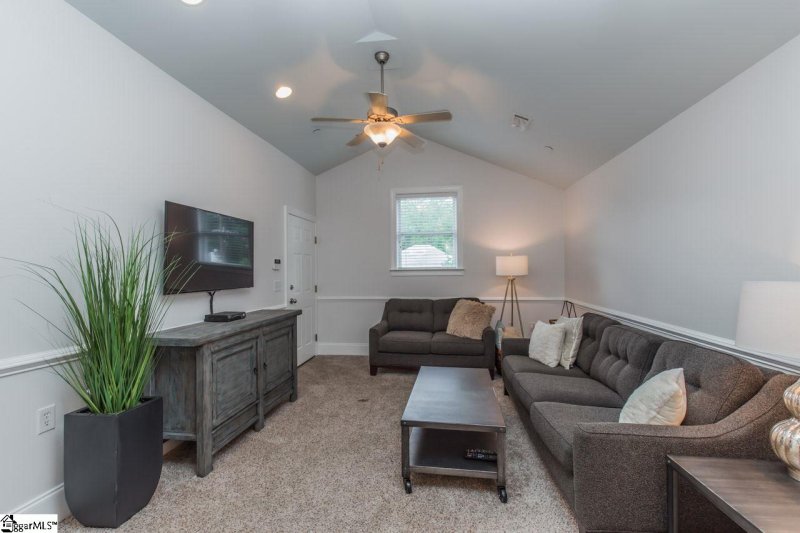 Property image 3 at 204 E Park Avenue, Greenville, SC 29601