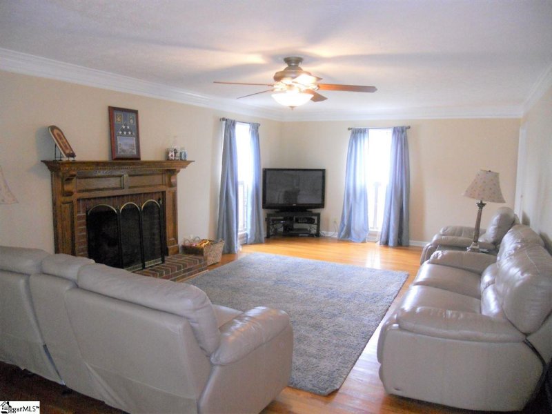 Property image 5 at 400 Glen Laurel Drive, Easley, SC 29642