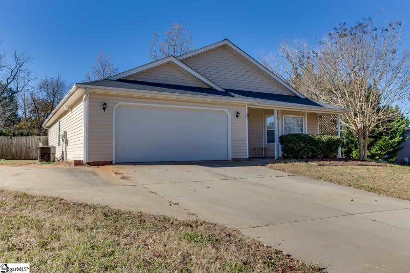 Property image 2 at 7 Viking Drive, Greer, SC 29651