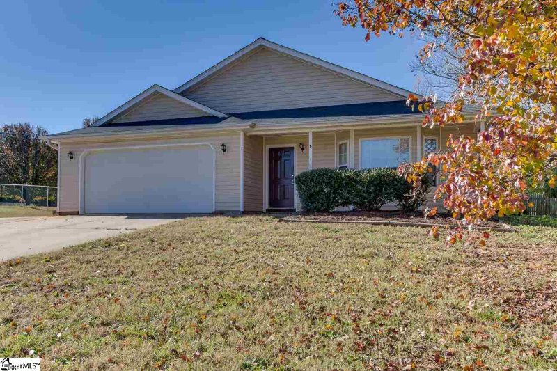 Property image 3 at 7 Viking Drive, Greer, SC 29651