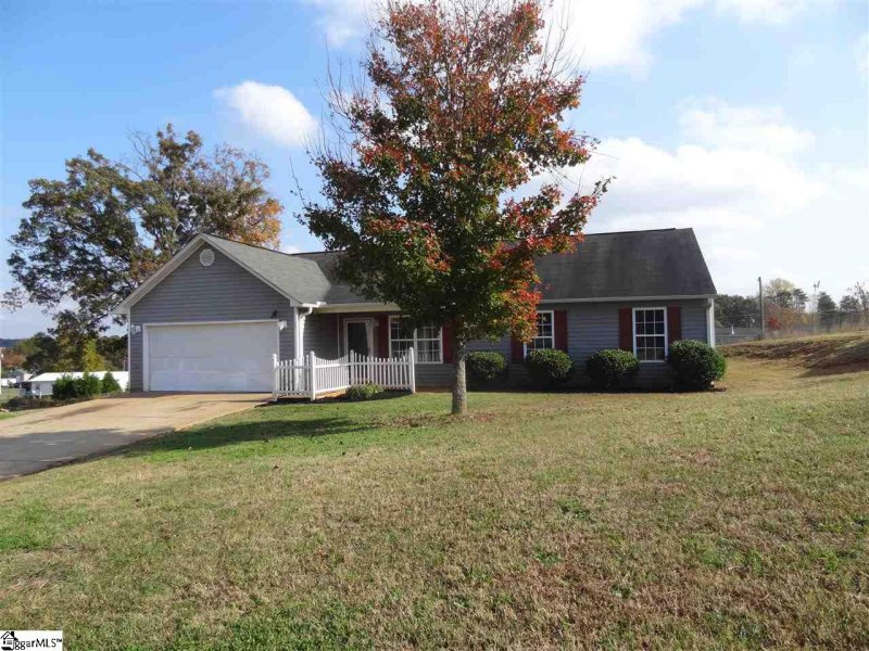 Property image 2 at 112 Greatview Lane, Greenville, SC 29611