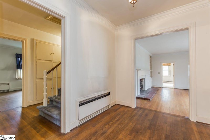 Property image 4 at 111 Sylvan Way, Greenville, SC 29605