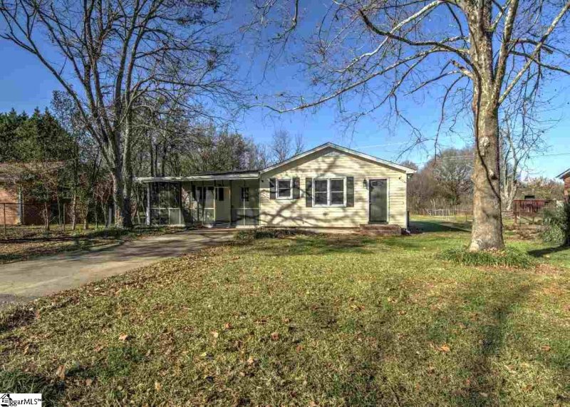 Property image 2 at 11 Melrose Road, Greenville, SC 29605-6129