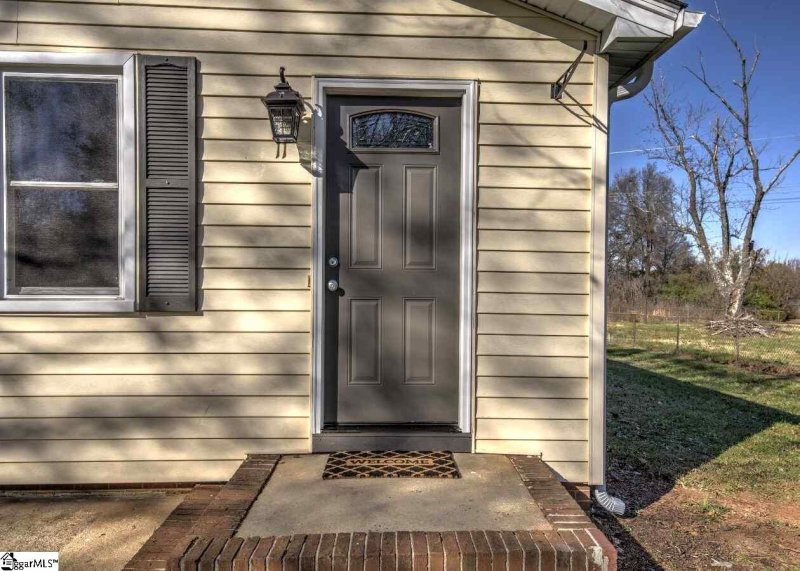 Property image 3 at 11 Melrose Road, Greenville, SC 29605-6129