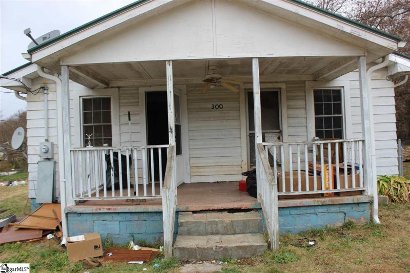 Property image 2 at 300 Poplar Street, Greenville, SC 29611