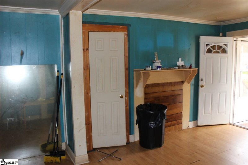 Property image 5 at 300 Poplar Street, Greenville, SC 29611