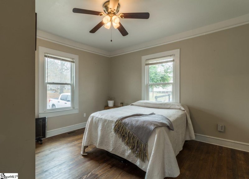 Property image 4 at 3 Clemson Street, Liberty, SC 29657