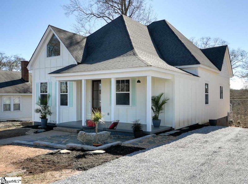 Property image 2 at 1115 apalache Street, Greer, SC 29651