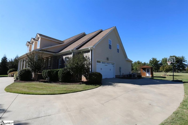 Property image 2 at 124 Pheasant Way, Fountain Inn, SC 29644