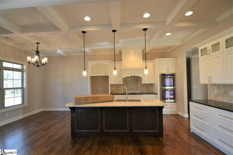 Property image 5 at 330 La Novia Court, Boiling Springs, SC 29316