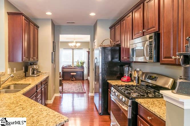 Property image 5 at 10 Pelham Townes Drive, Greenville, SC 29615