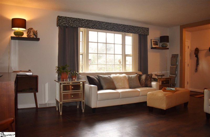 Property image 3 at 5 Roe Court, Greenville, SC 29617