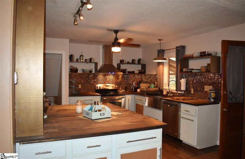 Property image 5 at 5 Roe Court, Greenville, SC 29617