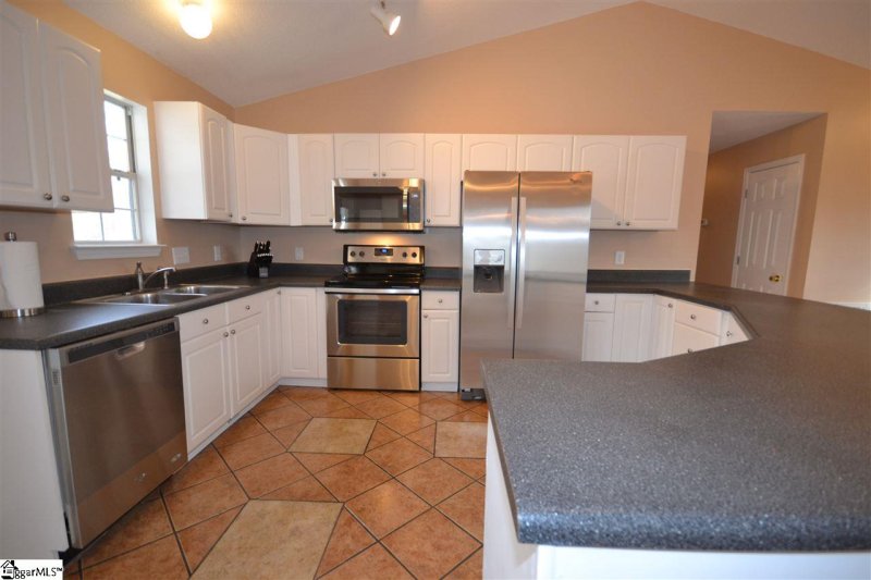 Property image 2 at 27 Duck Pond Lane, Fountain Inn, SC 29644