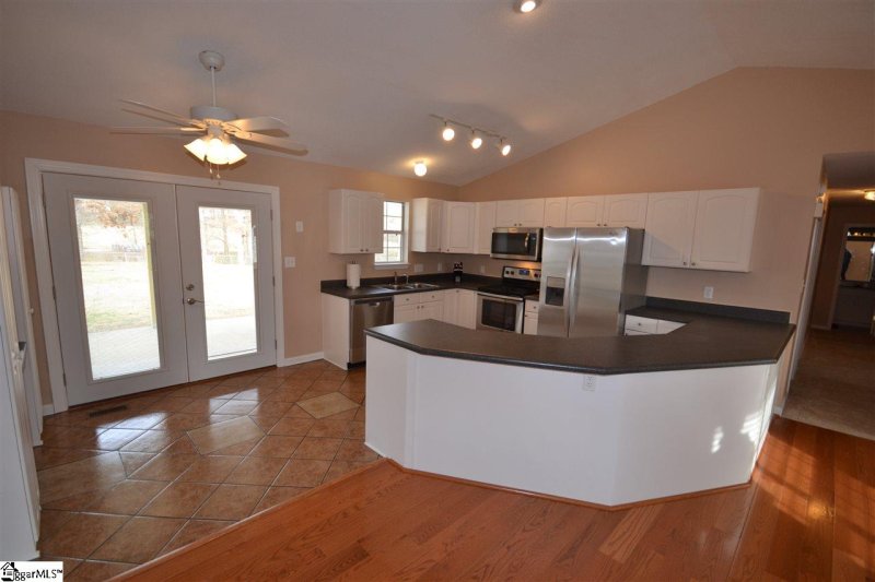 Property image 3 at 27 Duck Pond Lane, Fountain Inn, SC 29644