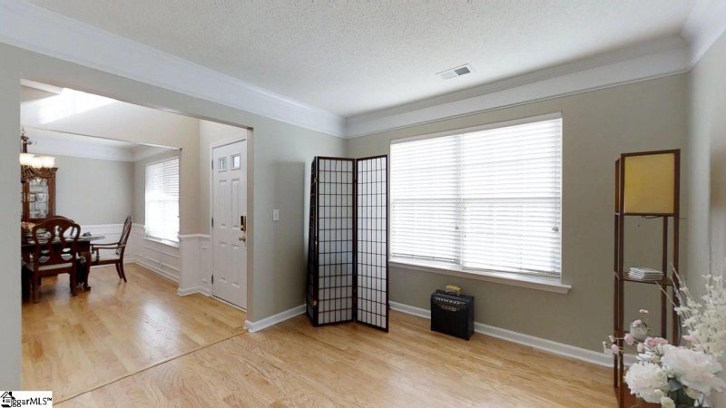 Property image 2 at 565 E Abington Way, Spartanburg, SC 29301