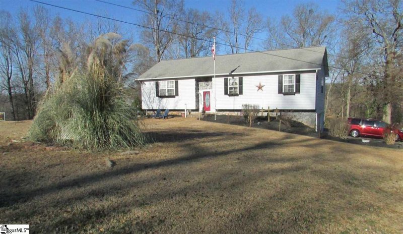 Property image 3 at 203 Palmetto Circle, Greer, SC 29651