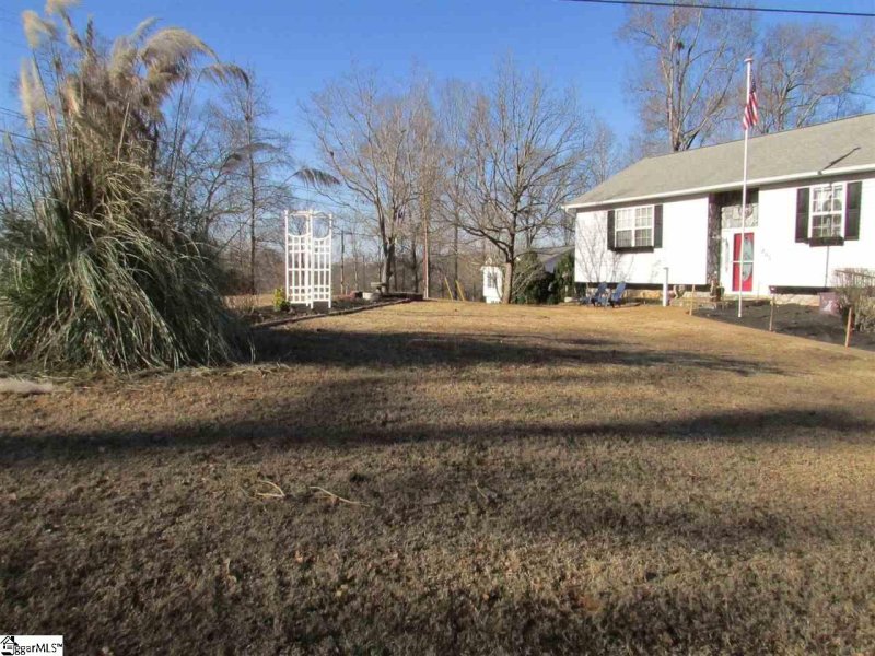 Property image 4 at 203 Palmetto Circle, Greer, SC 29651