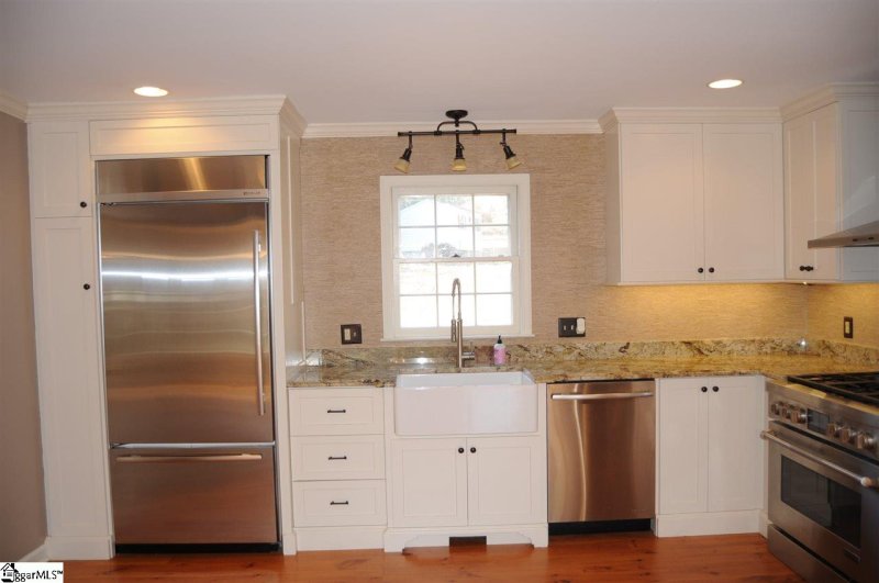 Property image 3 at 100 Peachtree Drive, Greer, SC 29651