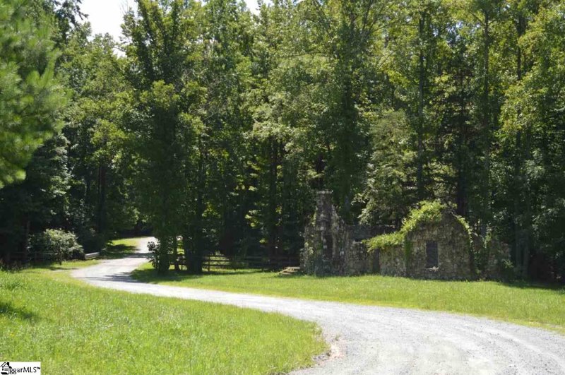 Property image 5 at 80 Stone Cottage Lane, Landrum, SC 29356