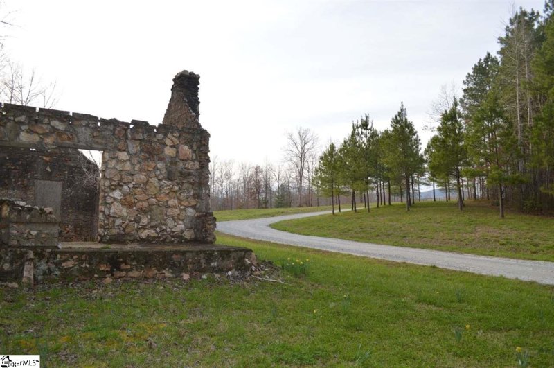 Property image 5 at 65 Stone Cottage Lane, Landrum, SC 29356