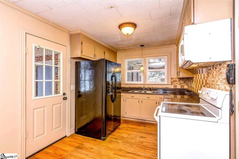 Property image 3 at 216 Florence Drive, Simpsonville, SC 29681