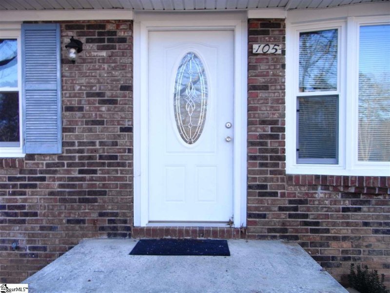 Property image 4 at 105 Yorktown Drive, Fountain Inn, SC 29644-1660