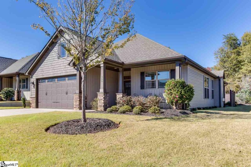 Property image 3 at 300 Owasso Drive, Greenville, SC 29615